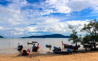 Tay longtail tekne deniz gelgit at