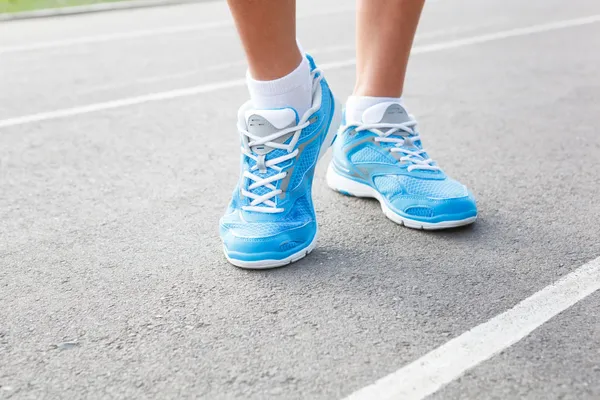 Primo piano della scarpa runners - concetto di corsa — Foto Stock