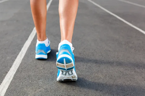 Fecho do sapato de corredores - conceito de corrida — Fotografia de Stock