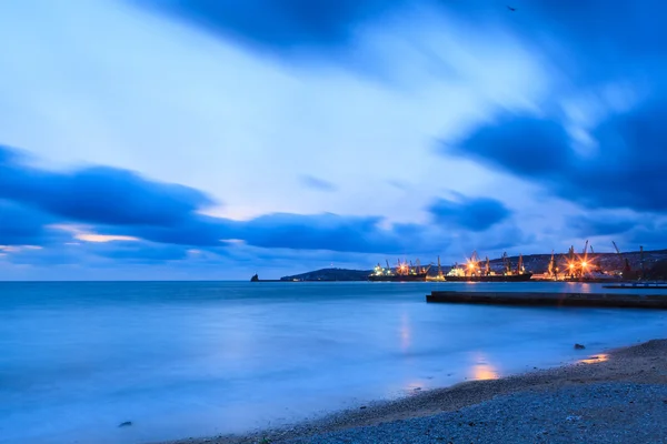 Vue sur le port maritime le matin — Photo