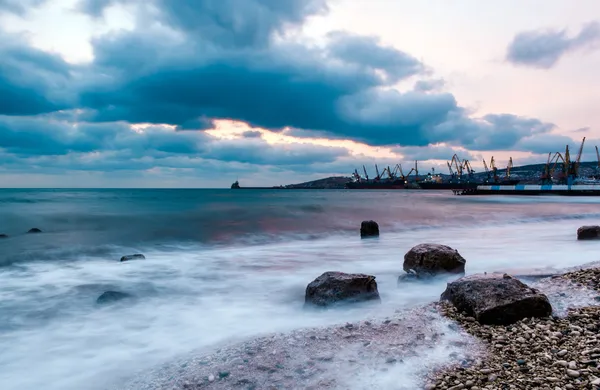 Widok na port morski rano — Zdjęcie stockowe