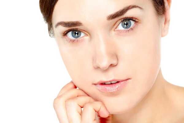 Portret van mooie jonge vrouw poseren in studio — Stockfoto