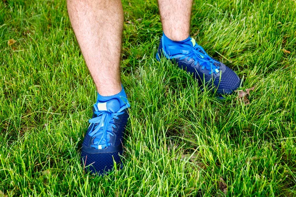 Primo piano di un corridore maschile in piedi - spazio per il testo . — Foto Stock