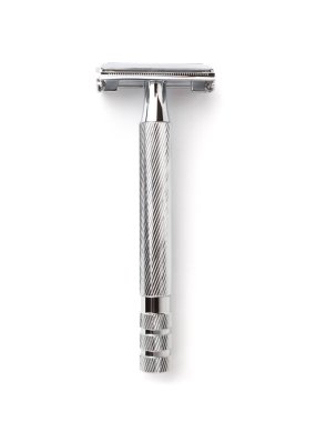 Çift kenarlı güvenlik jiletinin stüdyo çekimi beyaz arka planda izole edildi.