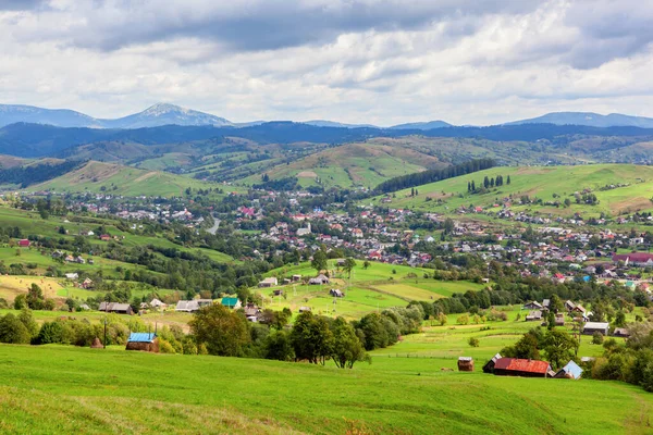 Panoramic View Yasinia Village Carpathian Mountains Ukraine — Fotografia de Stock
