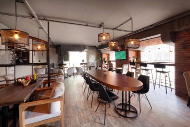 Şehir merkezinde modern Avrupa Kafe İçi.