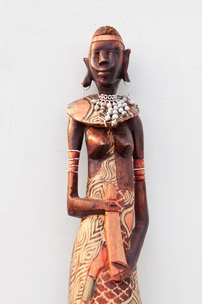 Ξύλινο ειδώλιο αφρικανική κούκλα — Φωτογραφία Αρχείου