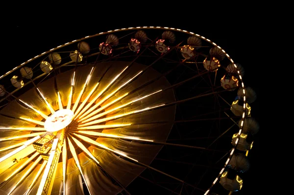 Rueda de la fortuna por la noche. — Foto de Stock