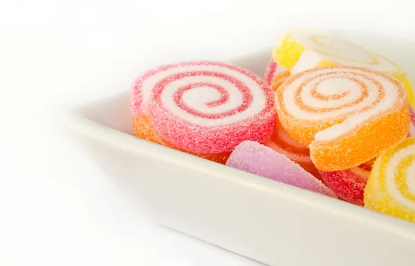 Barevné sladké ovocné bonbóny. — Stock fotografie