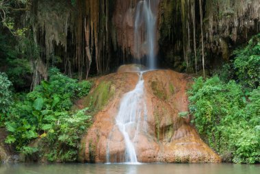 Phu waterfall.unseen inthailand şarkı söyledi.