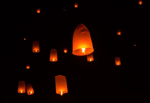 Linterna flotante Festiva . —  Fotos de Stock