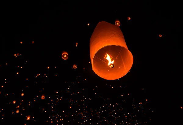 Lanterne flottante Festiva . — Photo