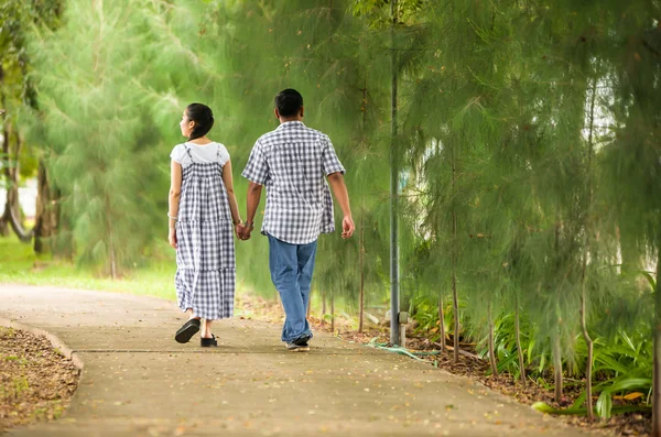 Concepto de disparo de asiático joven pareja en el amor  . — Foto de Stock