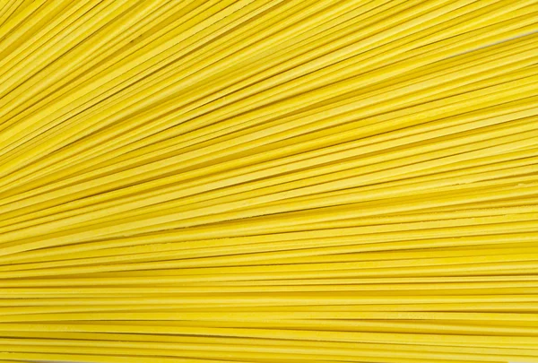 Włoskie spaghetti niegotowane. — Zdjęcie stockowe