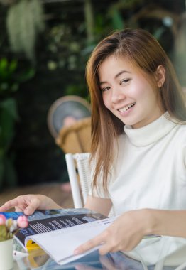 güzel Asyalı kadını