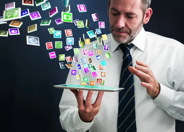 Tablet PC con la nube de iconos de aplicaciones —  Fotos de Stock