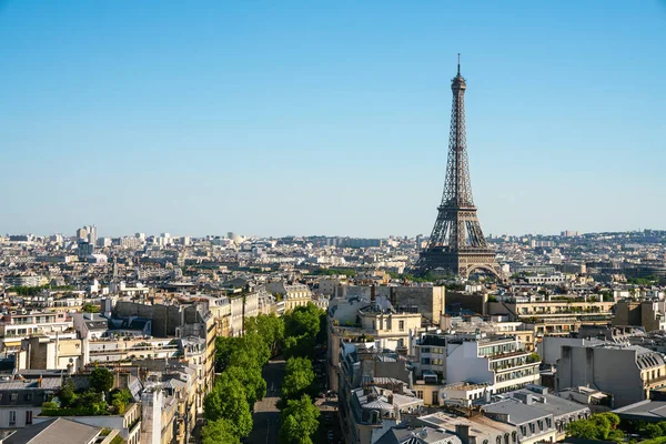 Pequeña Calle París Con Vista Famosa Torre Eiffel París Día —  Fotos de Stock