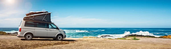 Transporte Camping Van Ônibus Oceano Califórnia Natureza Costeira — Fotografia de Stock