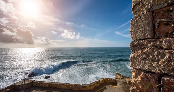 Tiro Ola Gigante Rompiendo Costa Playa Nazarí Portugal —  Fotos de Stock