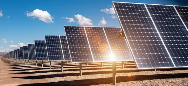 現代のペロブスカイト高性能太陽電池パーク高効率光子再利用 — ストック写真