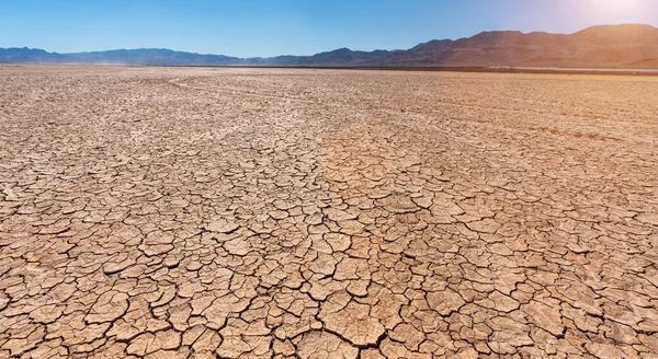 Trockenheit Zerklüftete Landschaft Mit Seeböden Und Toten Flussbetten Aufgrund Von — Stockfoto