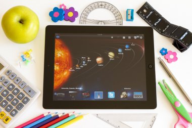 iPad 3 okul aksesuarları ile gezegenler