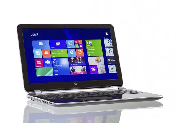 Windows 8.1 en HP Pavilion Ultrabook — Foto de Stock