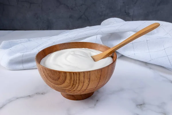 Portion Greek Yogurt Wooden Bowl Ready Served Healthy Food Dieting — Stock fotografie