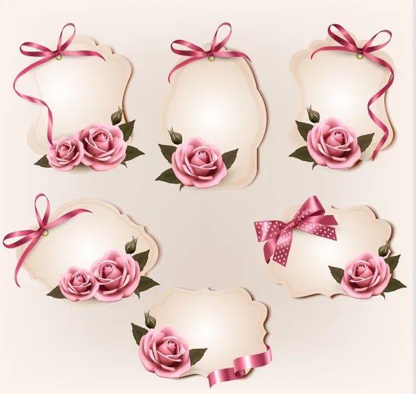 Ensemble de belles étiquettes rétro avec rose rose et noeuds cadeaux. Vecte — Image vectorielle