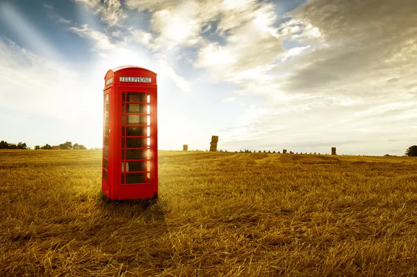 Traditional red telephone booth — Stock Photo, Image