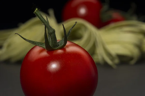 Granja madura de tomate fresco para cocinar en pasta — Foto de Stock