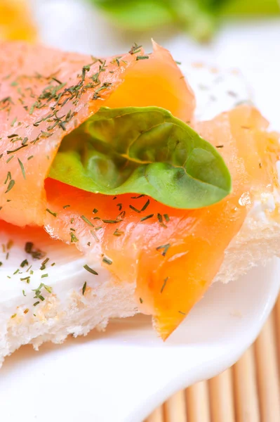 Fresh salmon sandwich — Stock Photo, Image