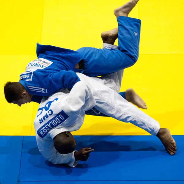 BUCHAREST, ROMANIA - JUNE 4: Contestants participate in the Judo — Stock Photo, Image