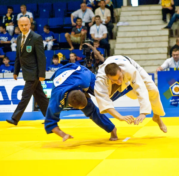 Deelnemers deelnemen aan de judo wereld kopje mannen — Stockfoto