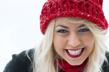 genç güzel kadın Kışın açık