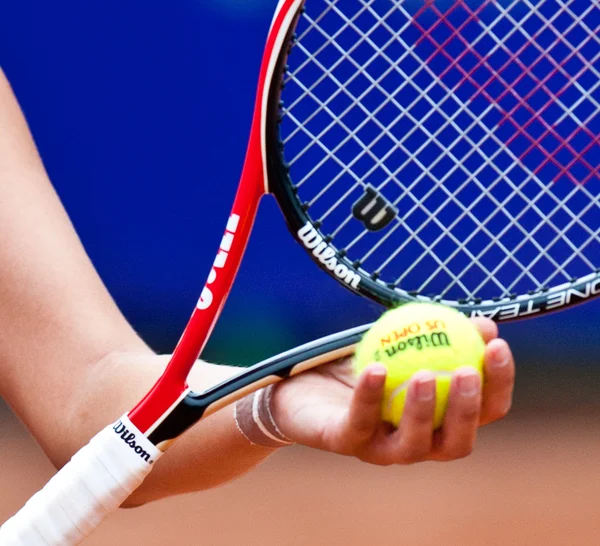 Detail der Arme eines Tennisspielers — Stockfoto