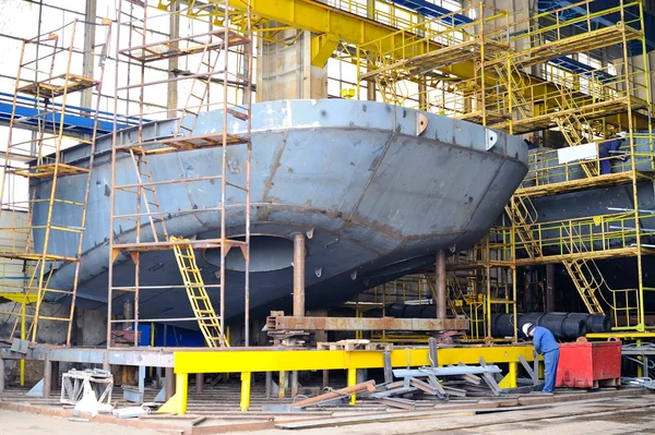 Ship building shoot inside of shipyard — Stock Photo, Image