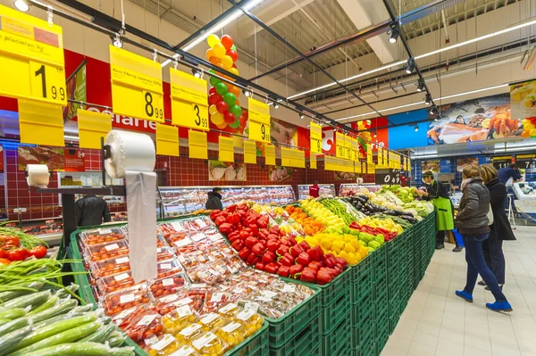 Fotos em Hypermarket Carrefour grande abertura — Fotografia de Stock