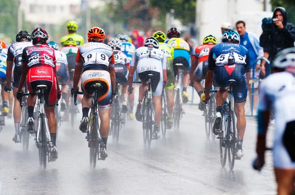 Pyöräilijät eri joukkueet sykli — kuvapankkivalokuva