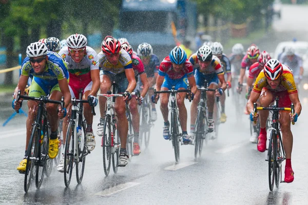 Ciclistas de várias equipes de ciclo — Fotografia de Stock