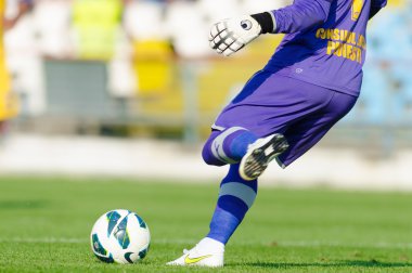 futbolcu gerçekleştirmek