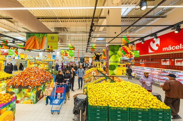 Fotos en Hypermarket Carrefour gran apertura — Foto de Stock