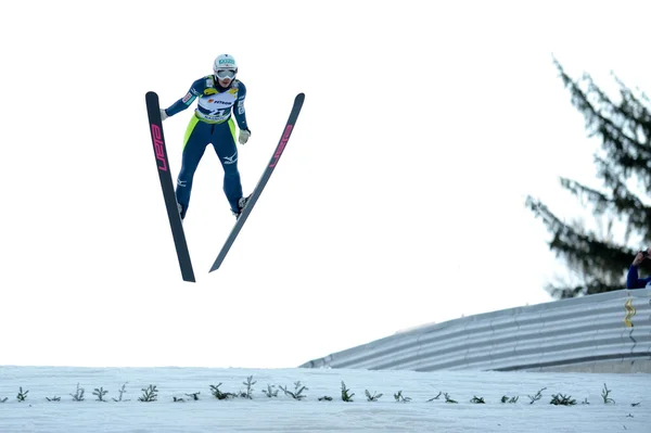 Unknown ski jumper competes — Stock Photo, Image