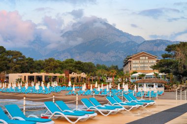 lüks otel Akdeniz deniz Sahili üzerinde