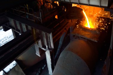 erimiş metal taşımak için çelik kovalar