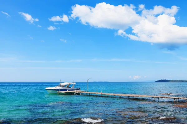 Antiguo muelle de madera — Foto de Stock