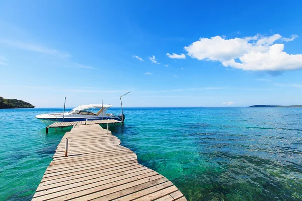 eski ahşap tekne dok