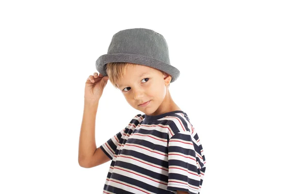 Jongen in de gestreepte t-shirt en hat — Stockfoto