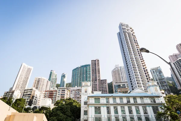 Hong Kong dolaylarında gökdelenler — Stok fotoğraf