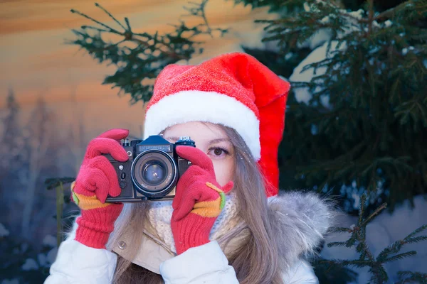 Santa ragazza con fotocamera reflex — Foto Stock